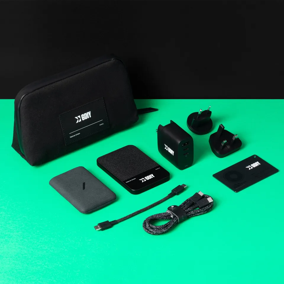 native-union-x-gdiy-travel-kit-kit-de-voyage-lifestyle-avec-accessoires-de-charg image 1