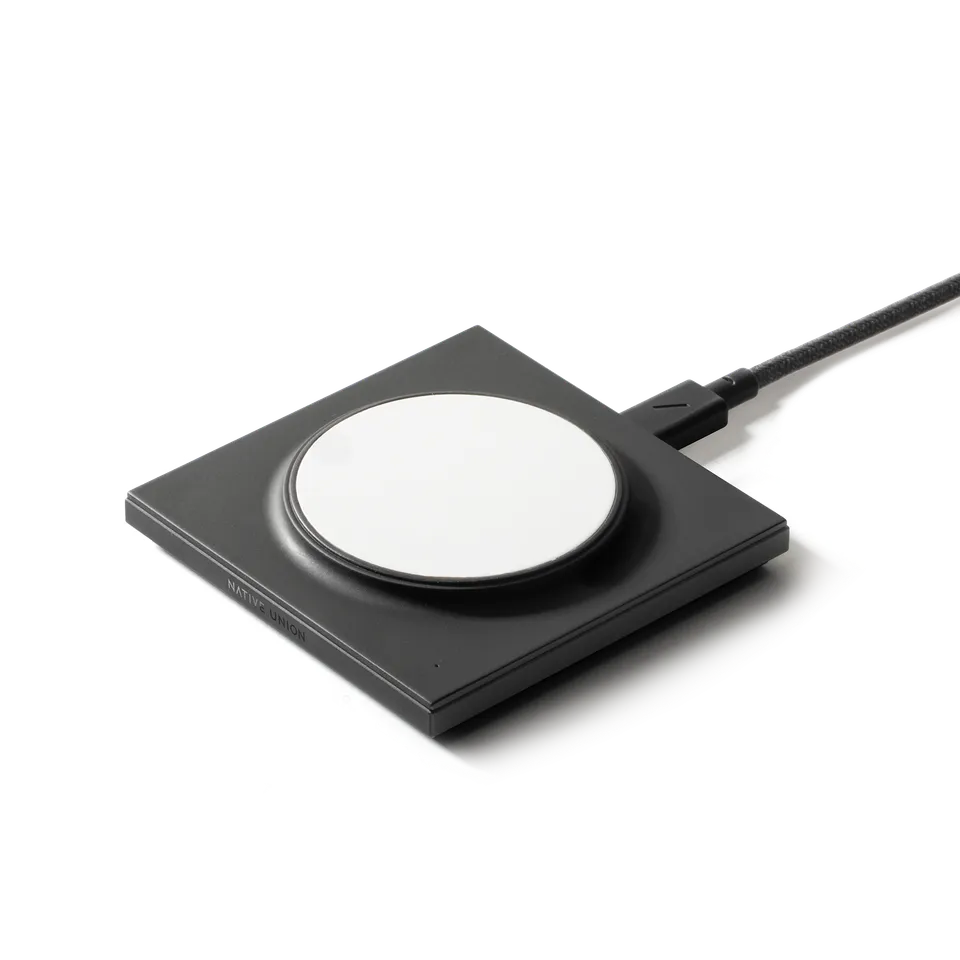 native-union-drop-magnetic-wireless-charger-magsafe-chargeur-sans-fil-design-15w image 1