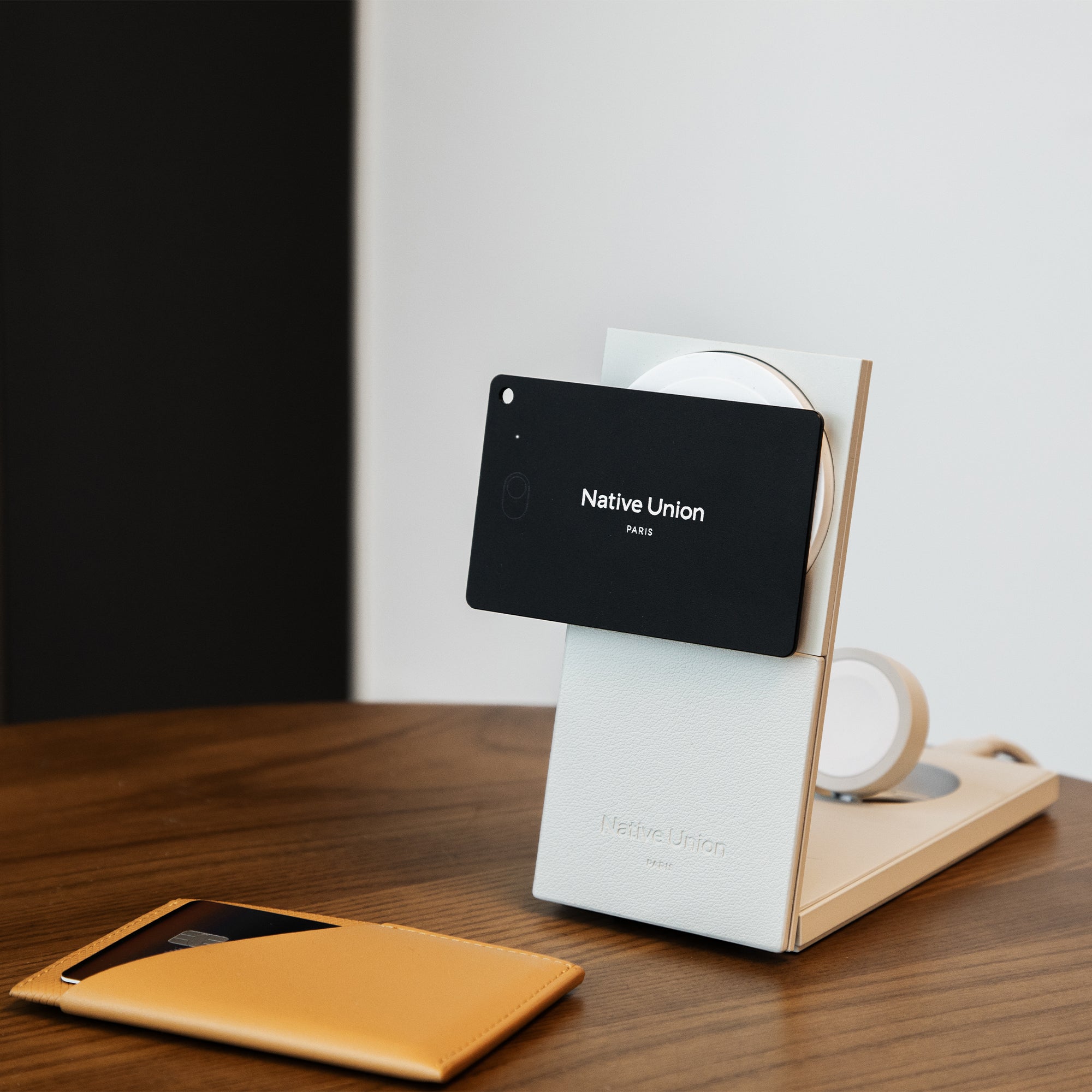 native-union-find-it-card-traceur-ultra-fin-1-7-mm-pour-portefeuille-apple-find- image 3