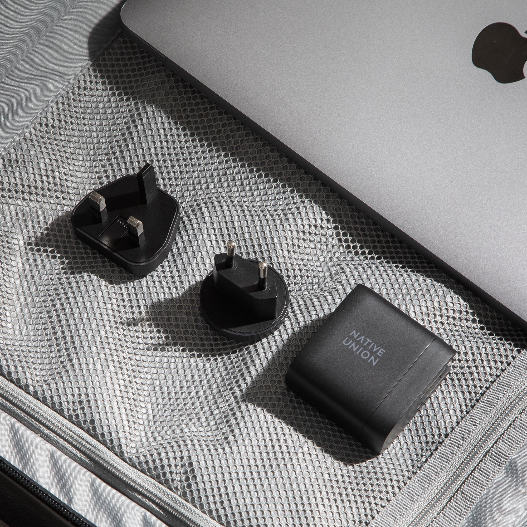 native-union-the-traveler-kit-voyage-chargeur-gan-pd-67w-belt-cable-duo-w-f-a-te image 4