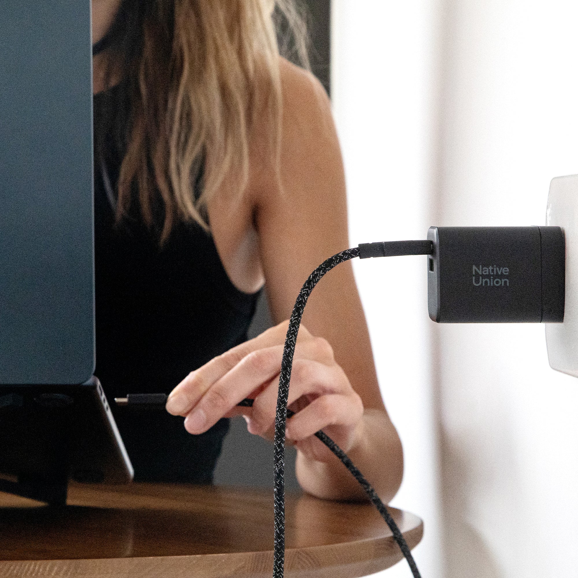native-union-fast-gan-charger-pd-45w-1c-1a-chargeur-rapide-double-port-usb-c-et- image 2