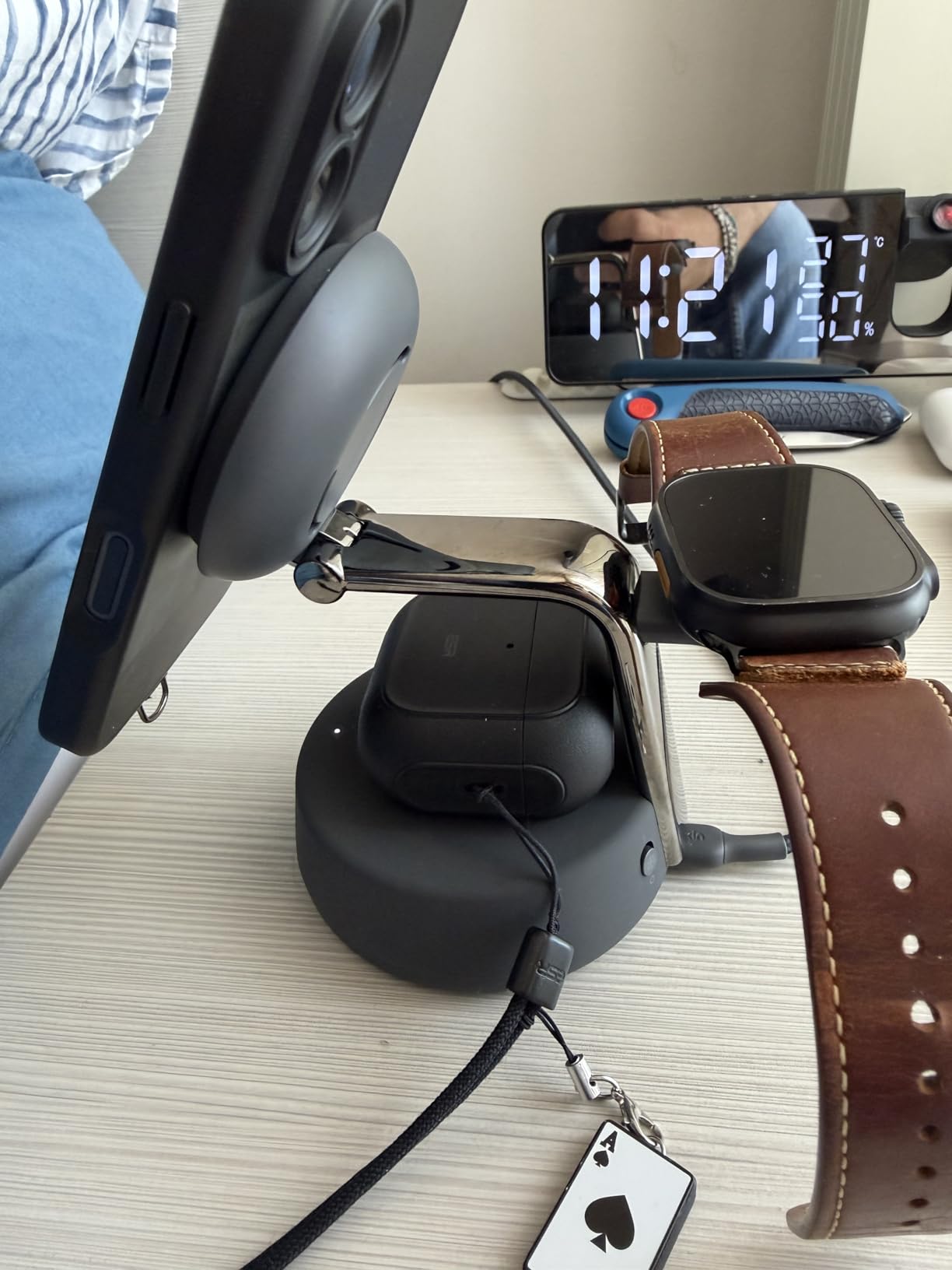 Très bon chargeur, encombrant