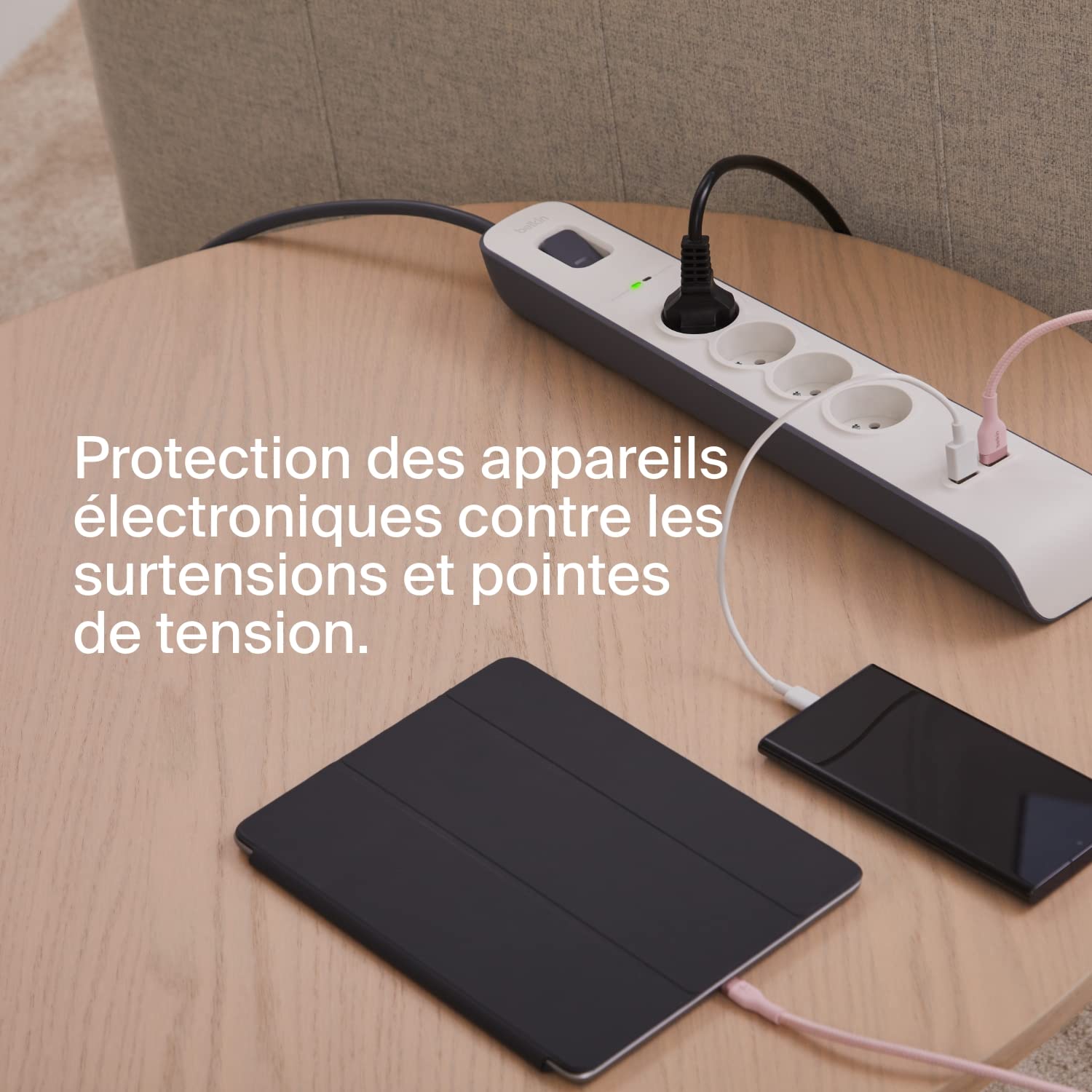 belkin-parafoudre-4-prises-avec-2-ports-usb-525-joules-cordon-de-2-m-blanc-bsv40 image 3