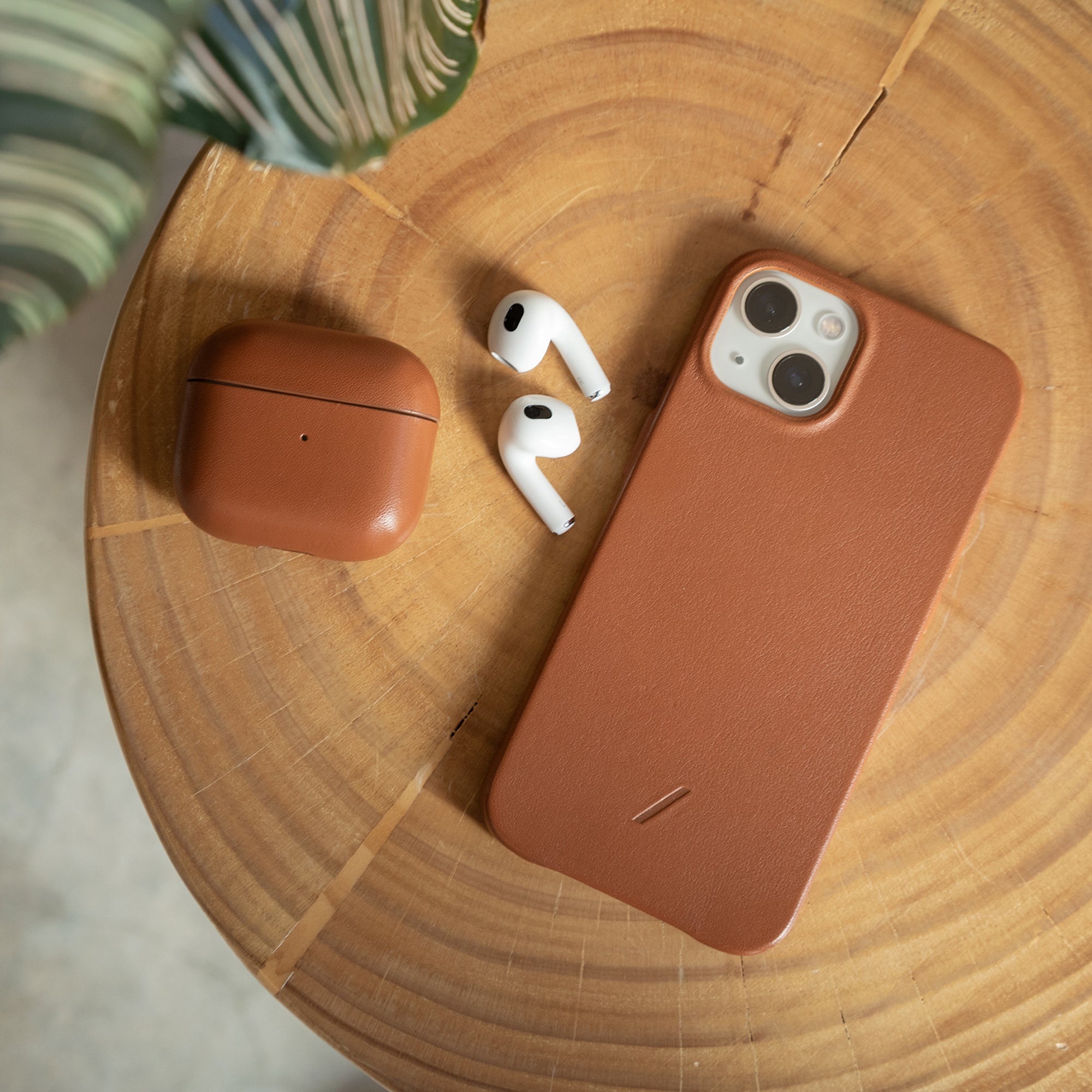 native-union-leather-case-tui-cuir-v-ritable-italien-pour-airpods-gen-3-patine-a image 8
