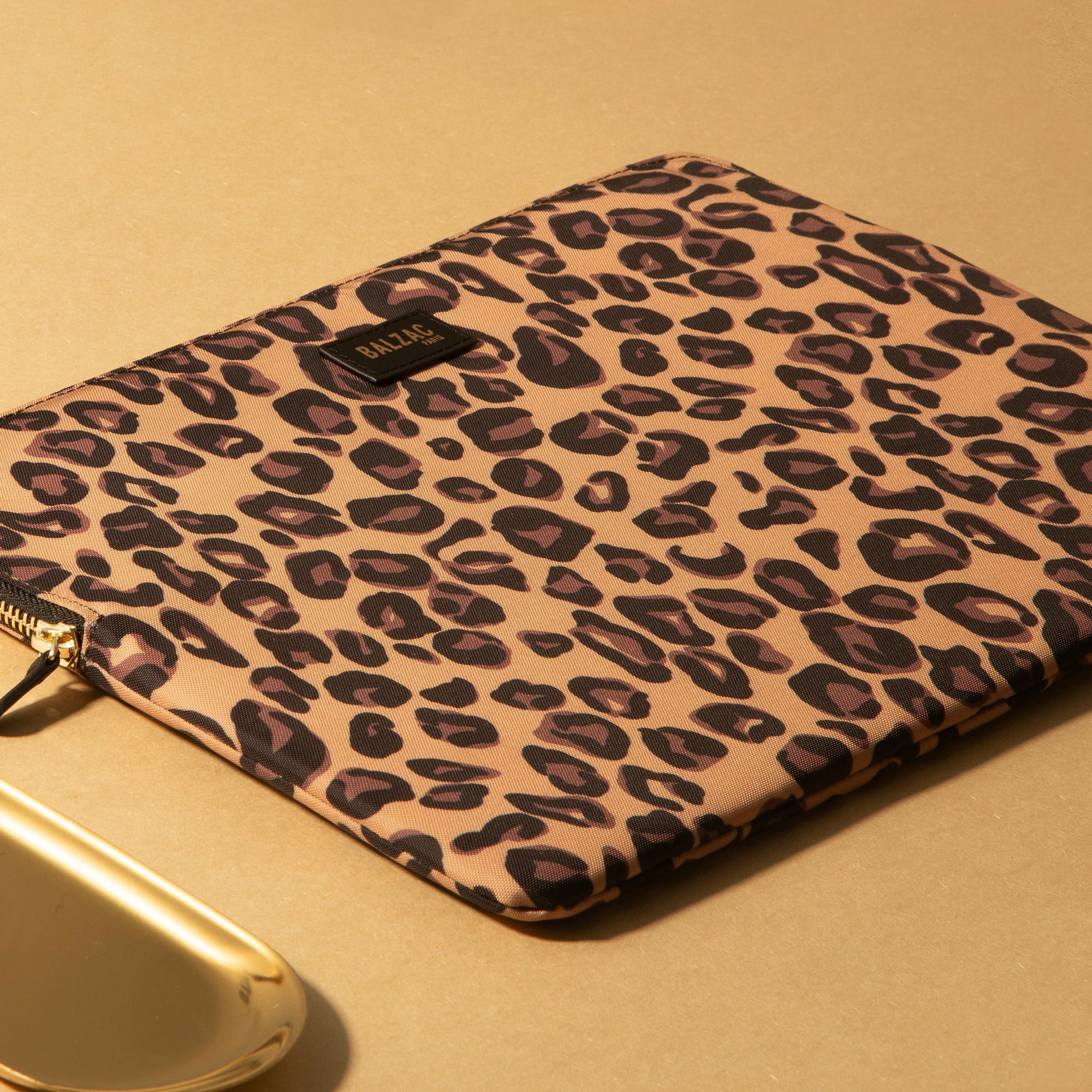 native-union-leopard-sleeve-for-macbook-13-14-housse-matelass-e-l-opard-balzac-p image 4