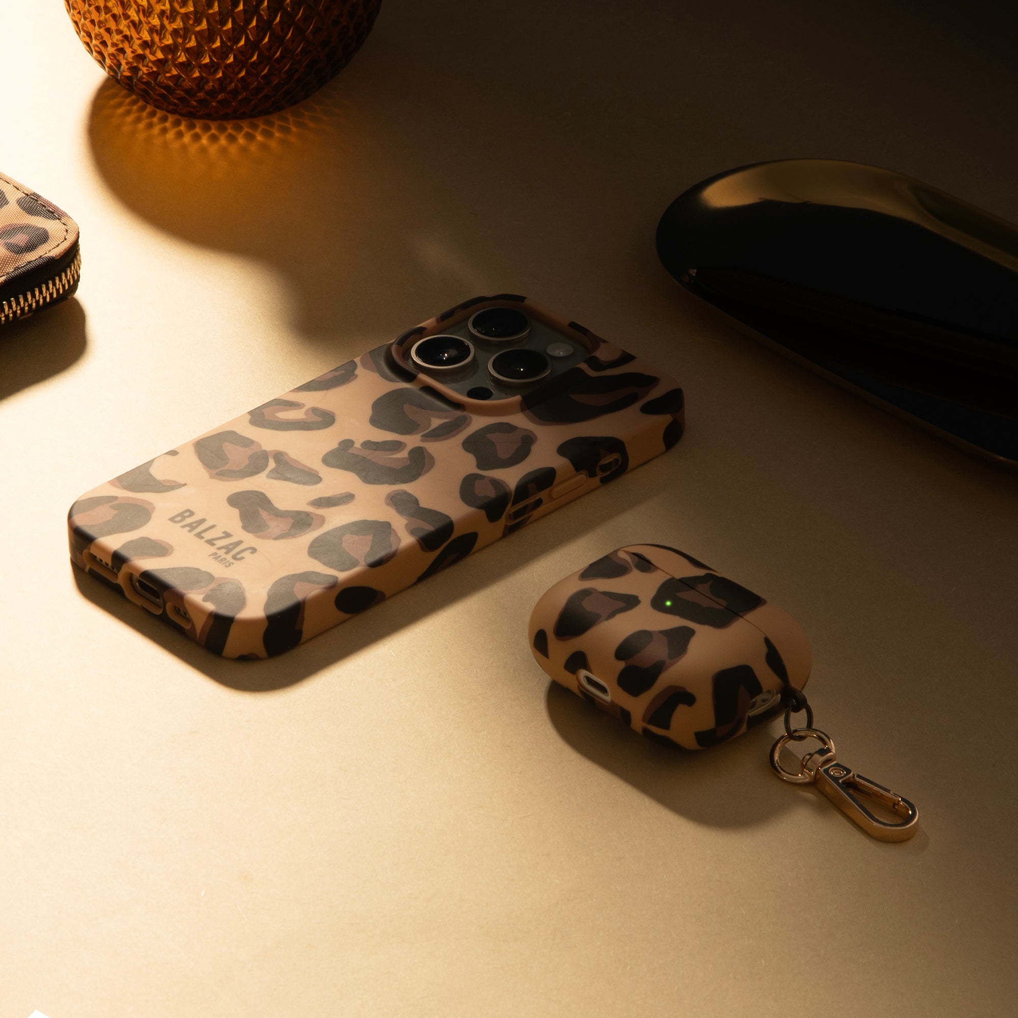 native-union-leopard-case-for-iphone-15-coque-imprim-e-l-opard-balzac-paris-recy image 3