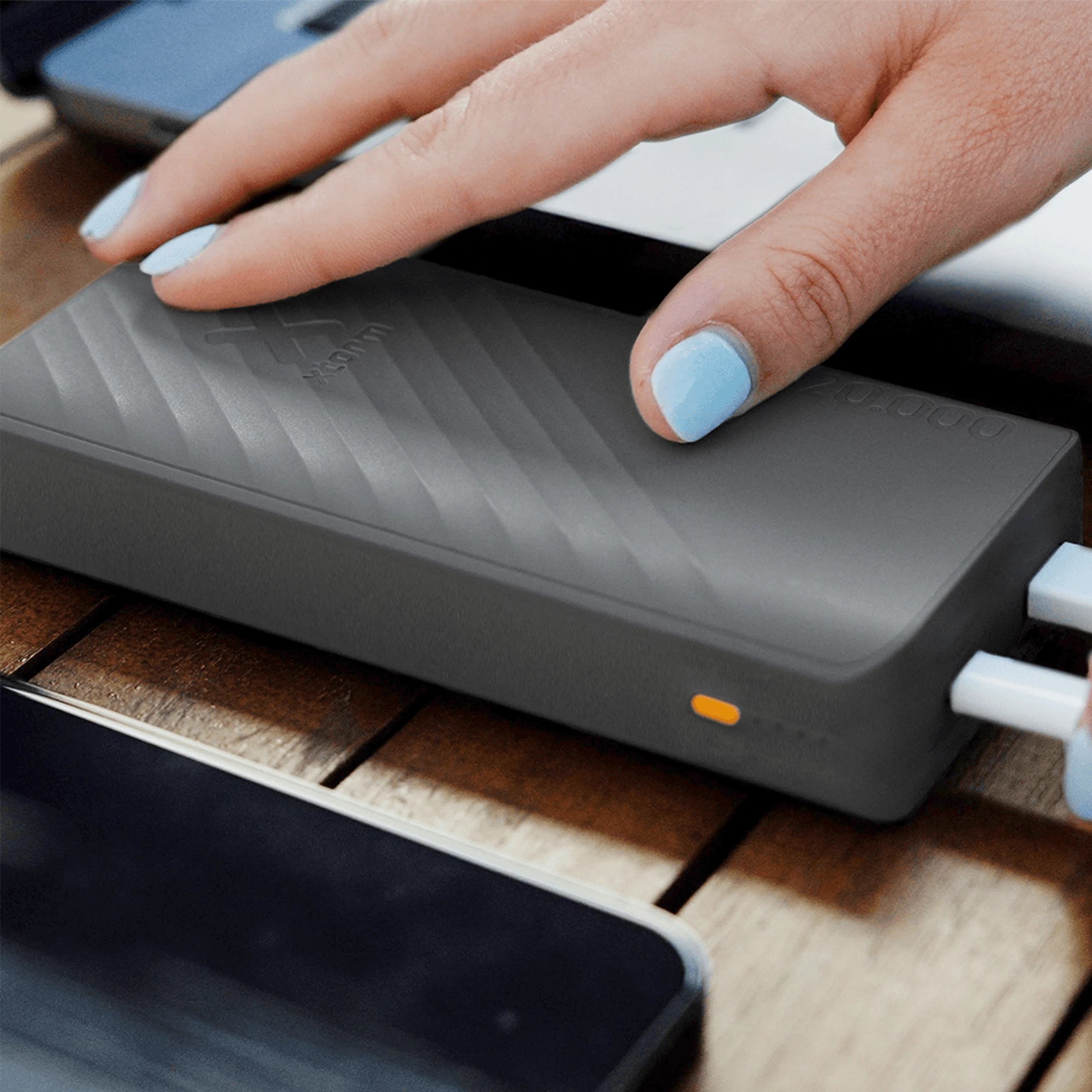 xtorm-go2-supercharge-20w-fan-edition-batterie-externe-power-bank-20-000-mah-usb image 4