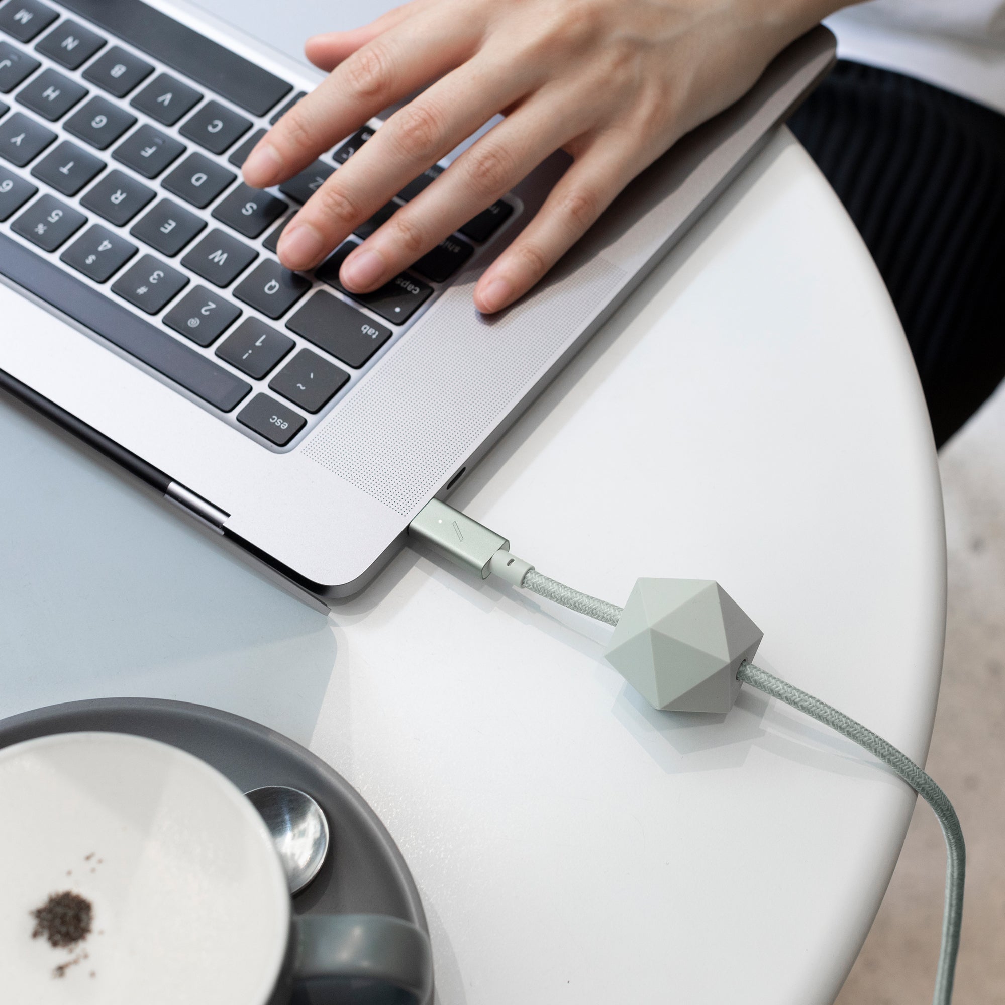 native-union-desk-cable-usb-c-vers-usb-c-100-w-c-ble-de-charge-ancr-2-4-m-tress- image 6