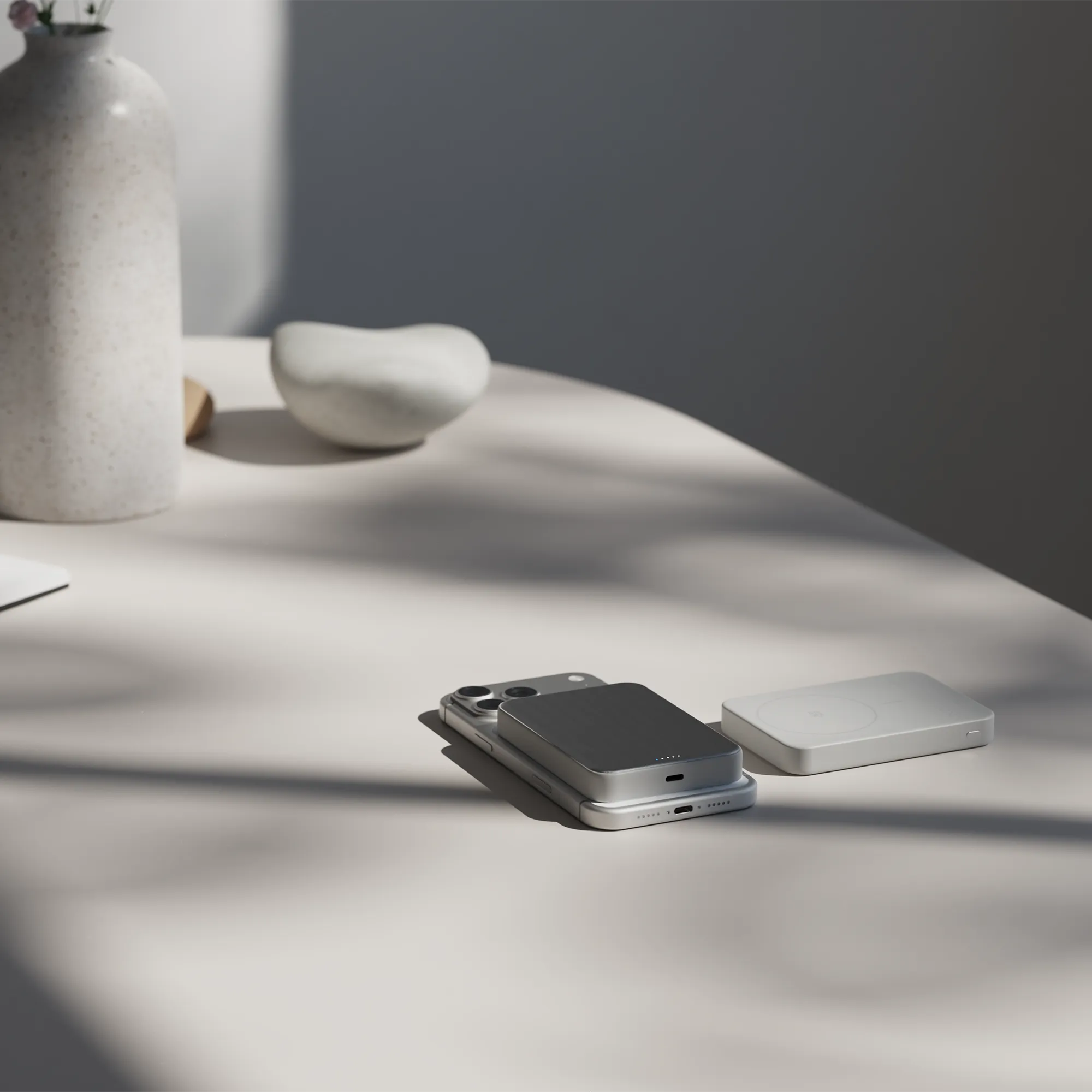 xtorm-linq-semi-solid-state-magnetic-powerbank-10-000-mah-qi2-25w-magsafe-alumin image 4