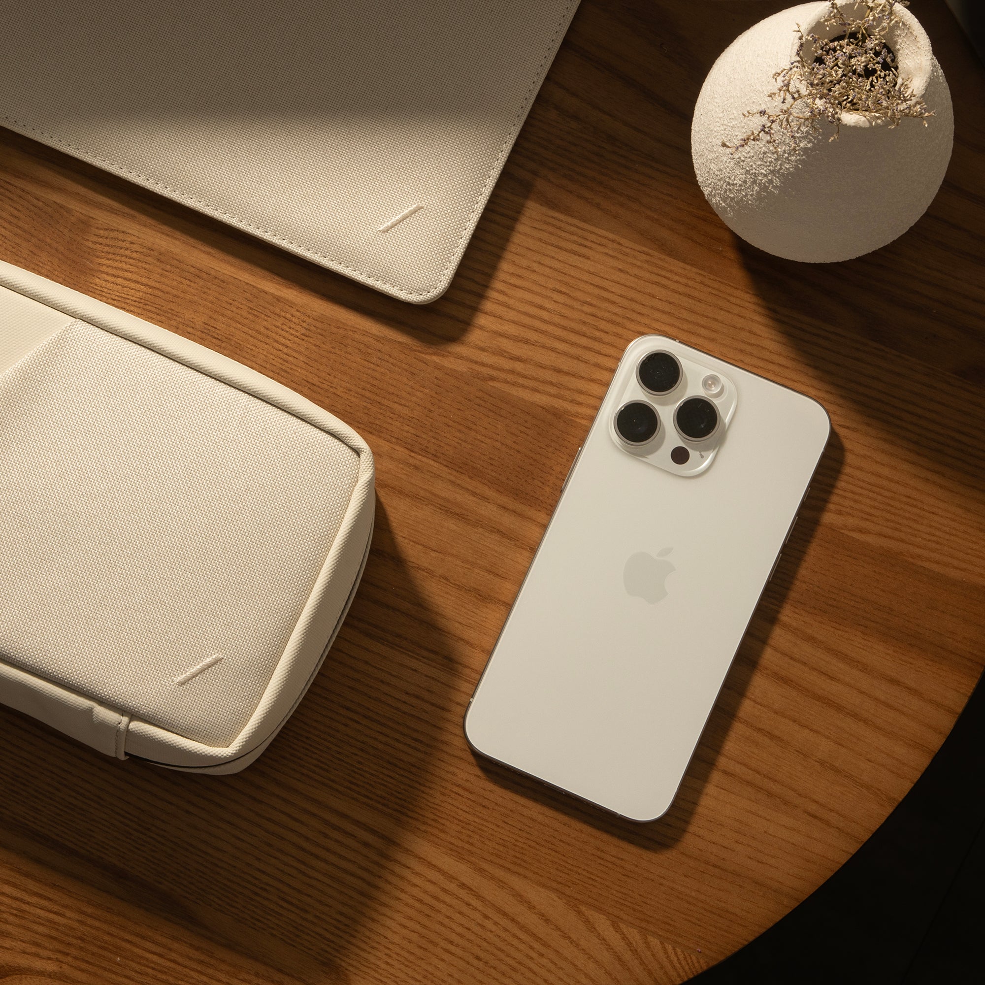 native-union-stow-slim-macbook-16-housse-fine-pour-macbook-avec-fermeture-magn-t image 7