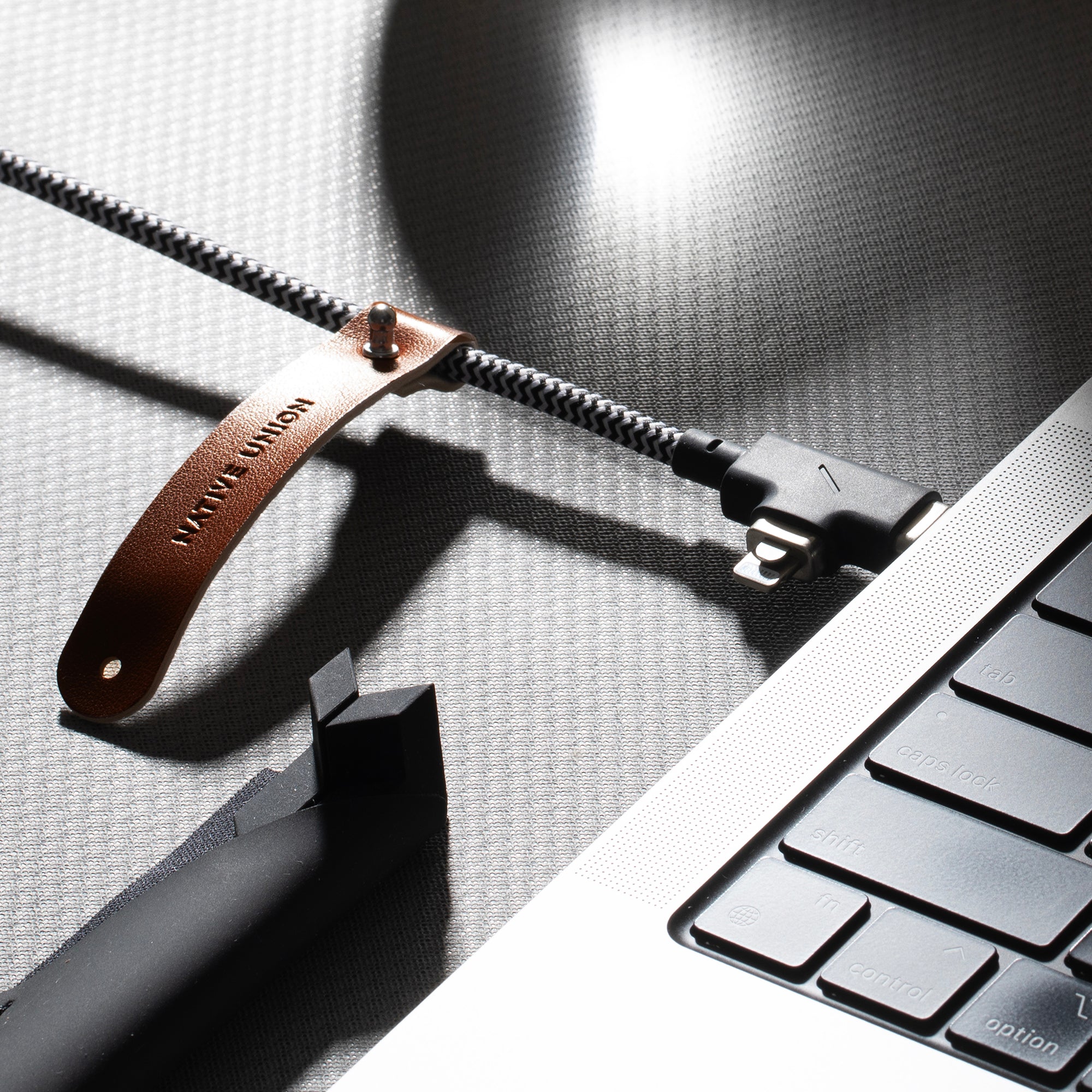 native-union-belt-cable-duo-pro-240w-c-ble-2-en-1-usb-c-vers-usb-c-lightning-pow image 2