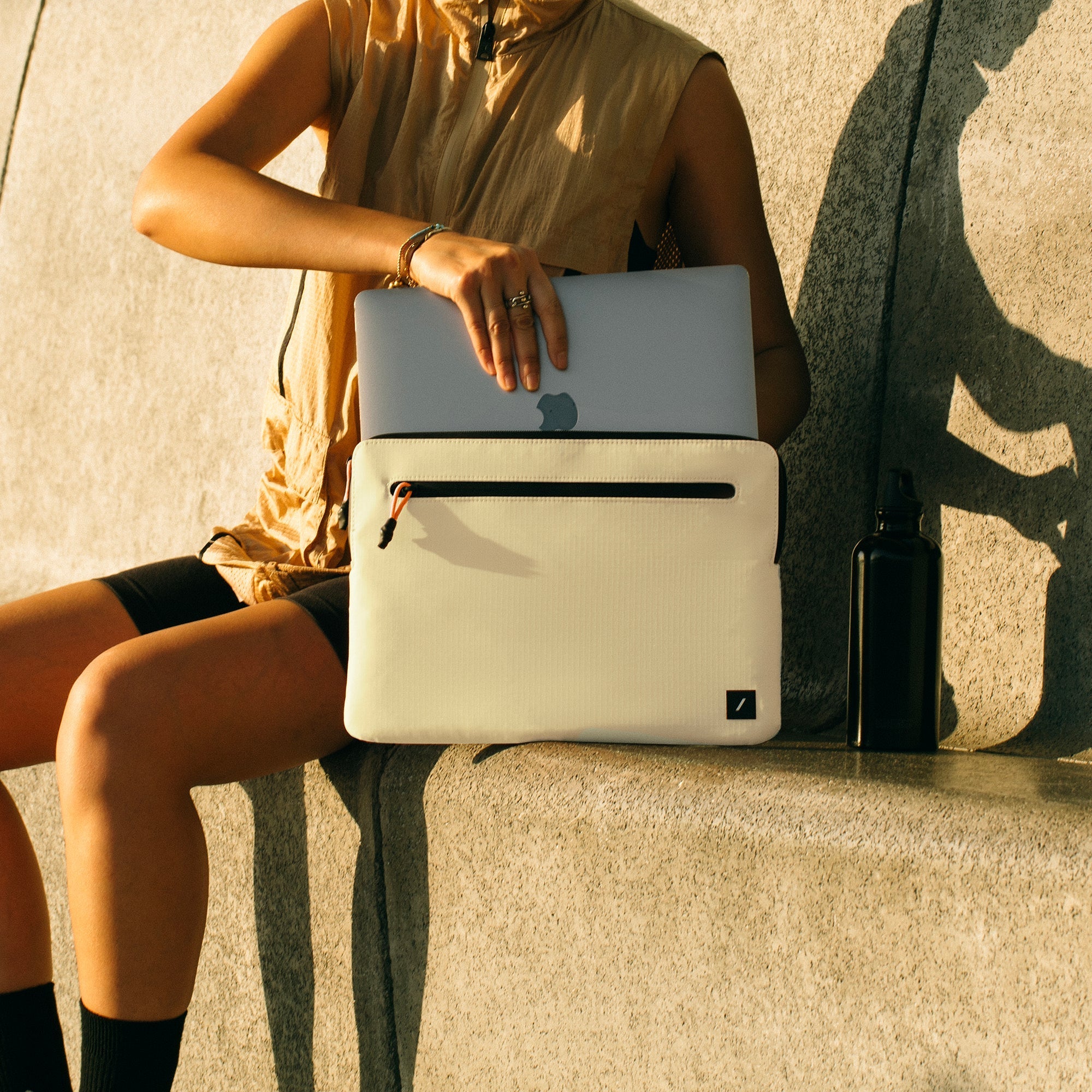 native-union-ultralight-sleeve-15-housse-macbook-air-15-en-ripstop-recycl-d-perl image 8