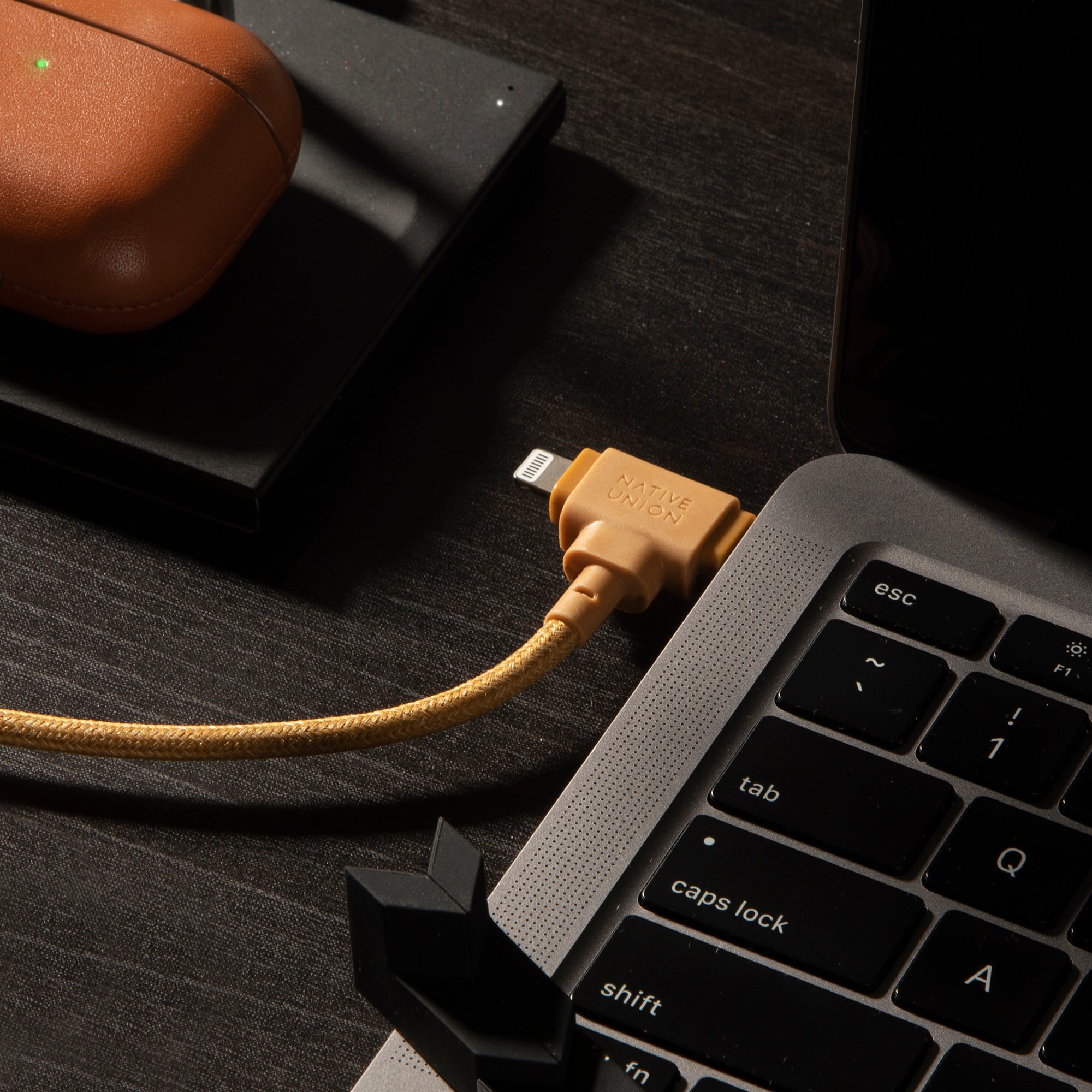 native-union-belt-cable-duo-c-ble-2-en-1-usb-c-vers-usb-c-lightning-charge-60w image 7