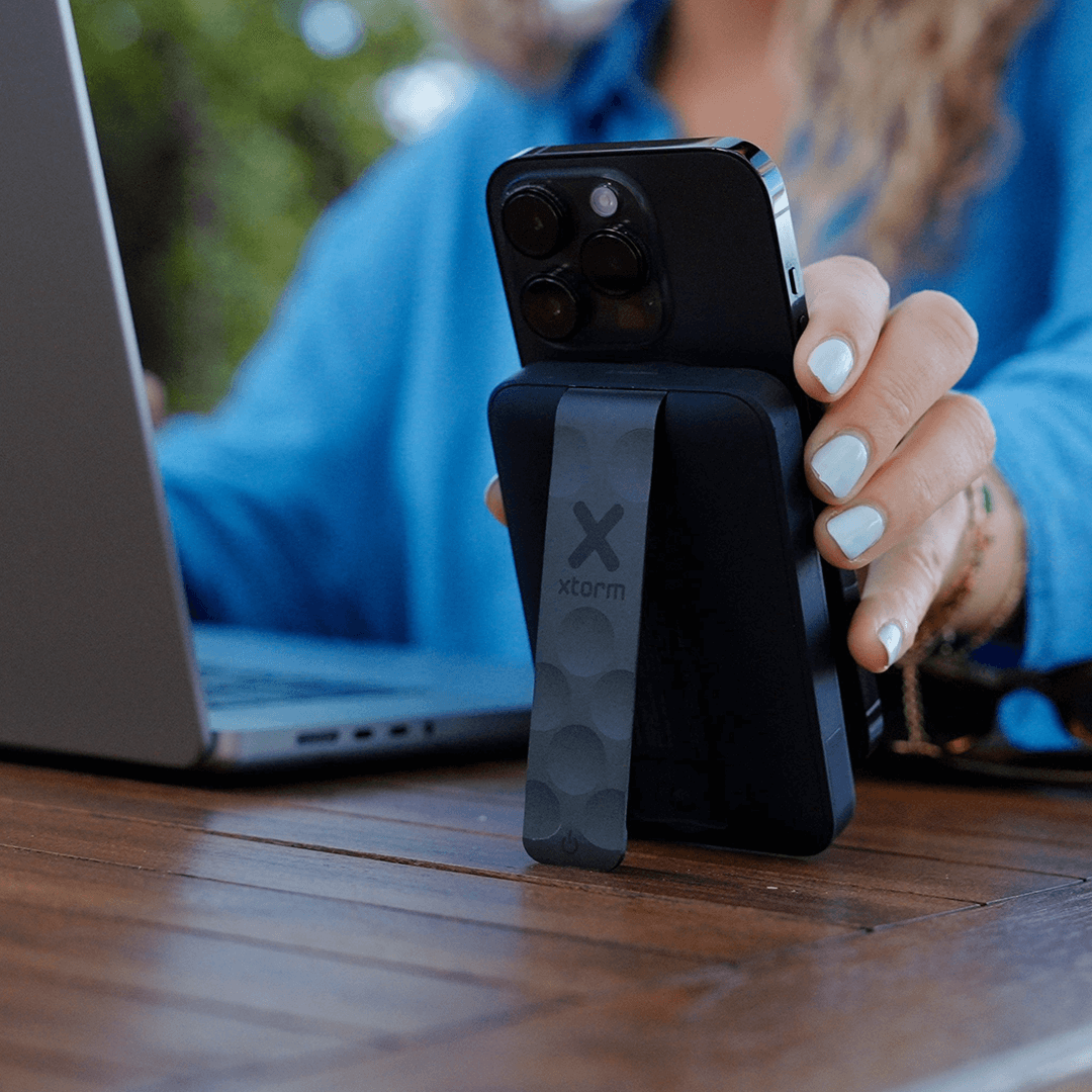 xtorm-next-gen-fs5-magnetic-power-bank-bundle-10-000-mah-pack-batterie-magn-tiqu image 2