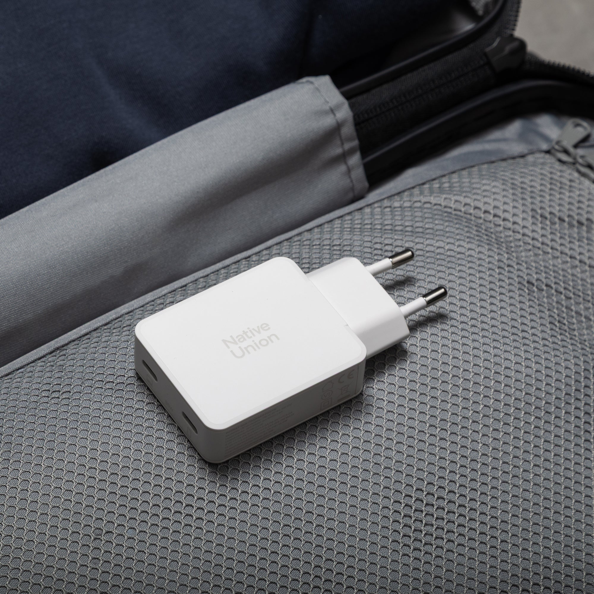 native-union-pocket-gan-charger-pd-65w-chargeur-ultra-fin-double-usb-c image 7