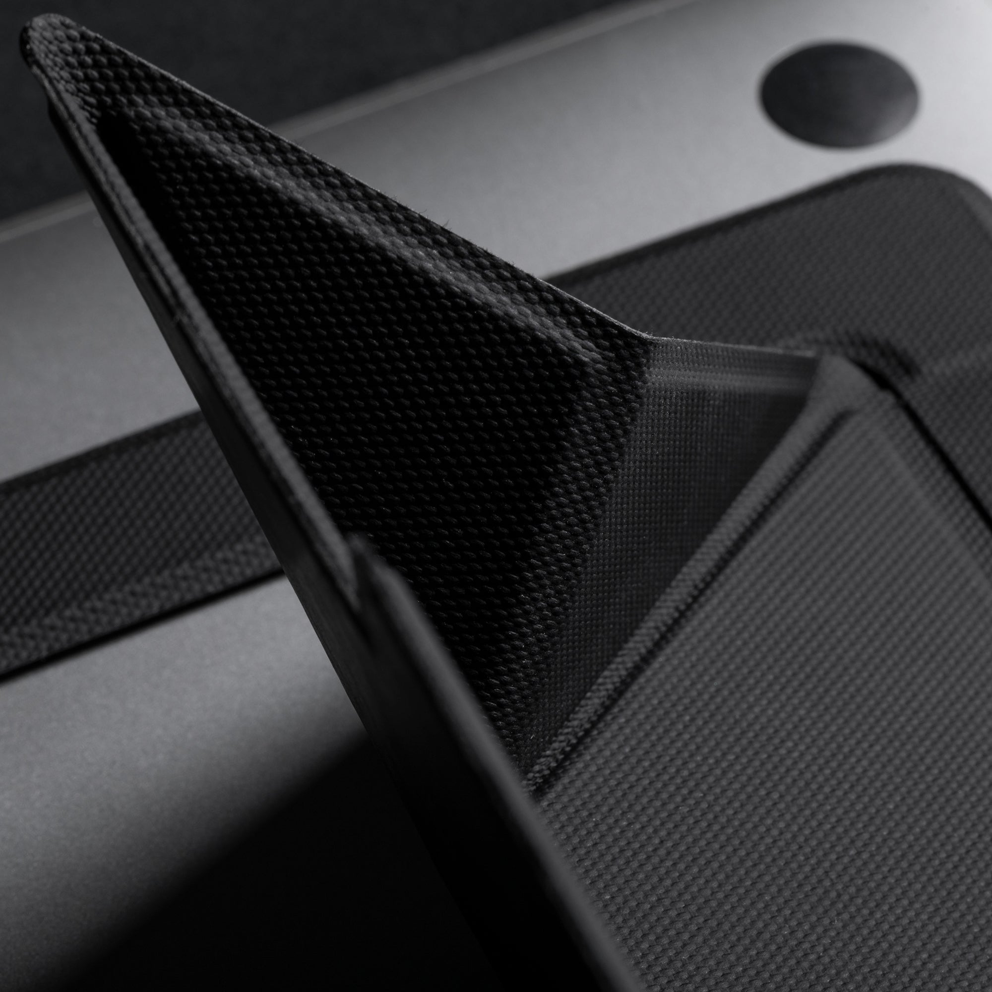 native-union-rise-laptop-stand-support-ordinateur-pliable-origami-ultra-fin-2-5- image 8