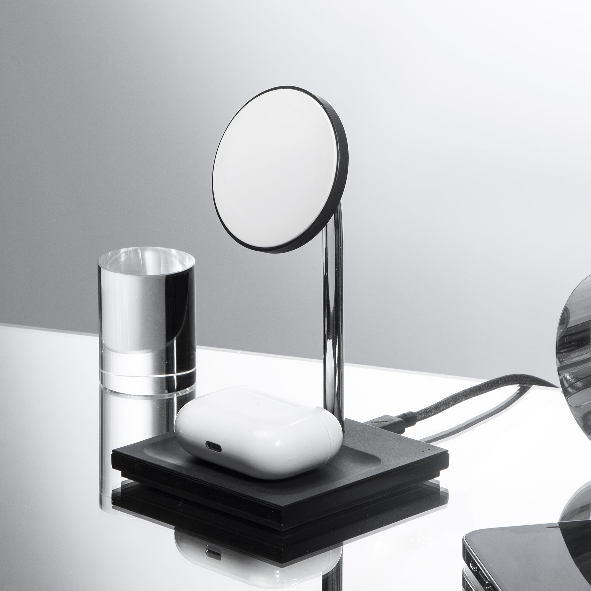 native-union-snap-2-in-1-magnetic-wireless-charger-chargeur-sans-fil-magsafe-iph image 6