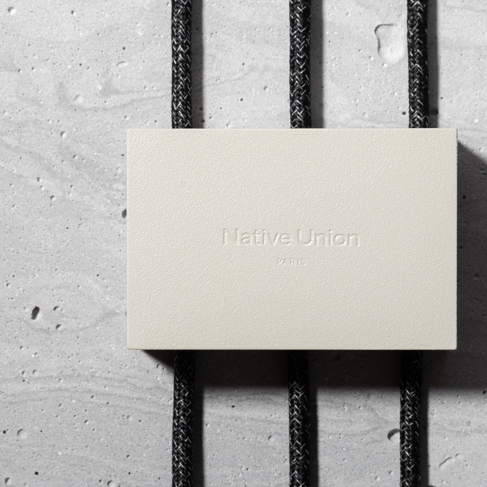 native-union-weighter-lest-m-tallique-pour-3-c-bles-avec-base-silicone-antid-rap image 4