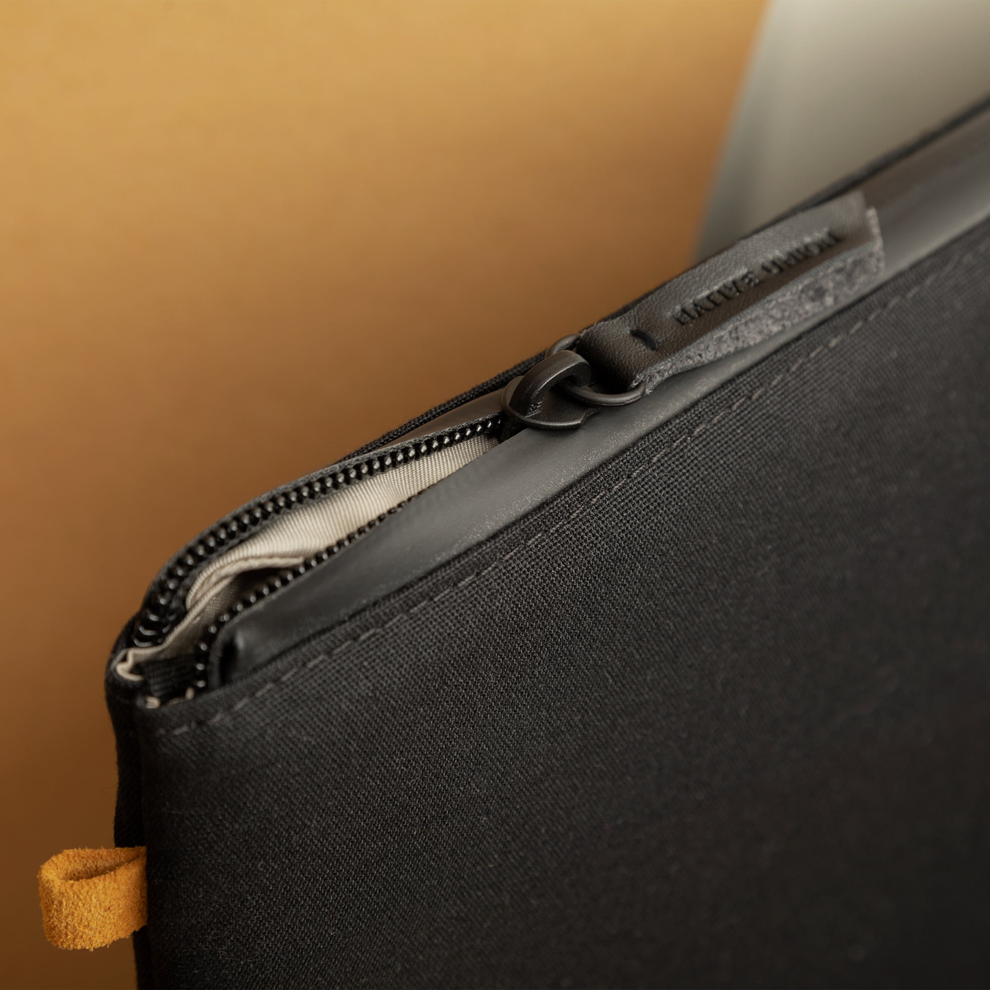 native-union-w-f-a-housse-macbook-16-rpet-recycl-finition-d-perlante-protection- image 7