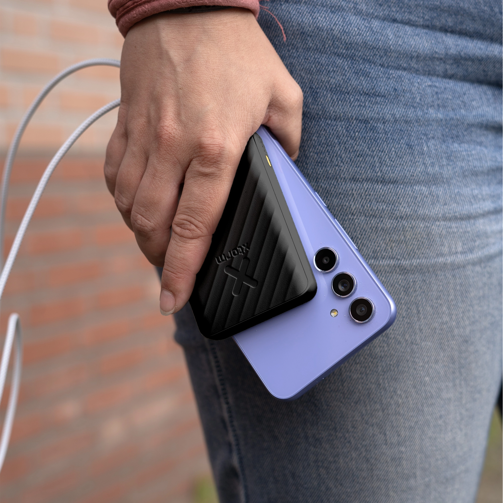 xtorm-go2-powerbank-5000-mah-12w-fastcharge-noir-charbon image 4
