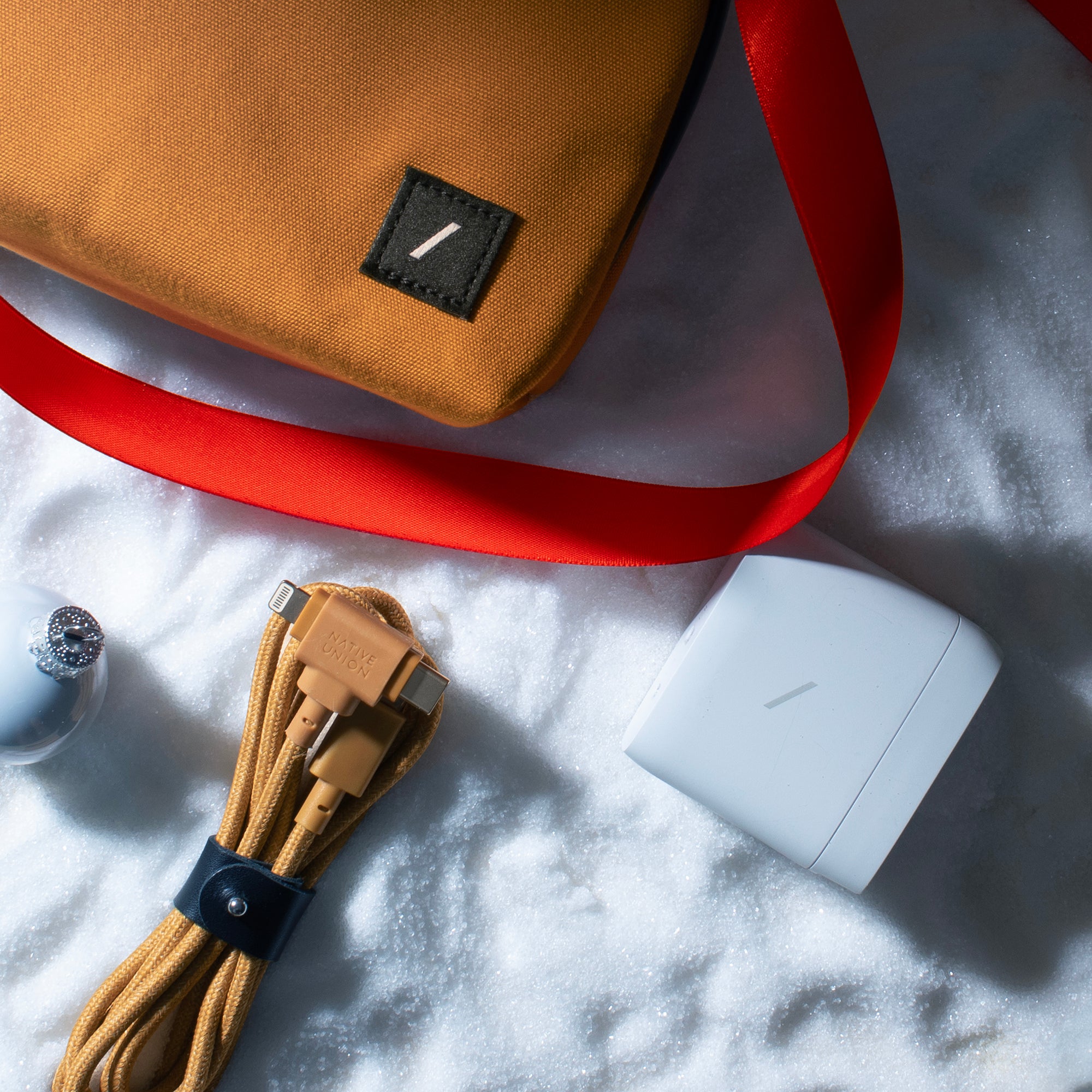 native-union-the-traveler-kit-voyage-chargeur-gan-pd-67w-belt-cable-duo-w-f-a-te image 2
