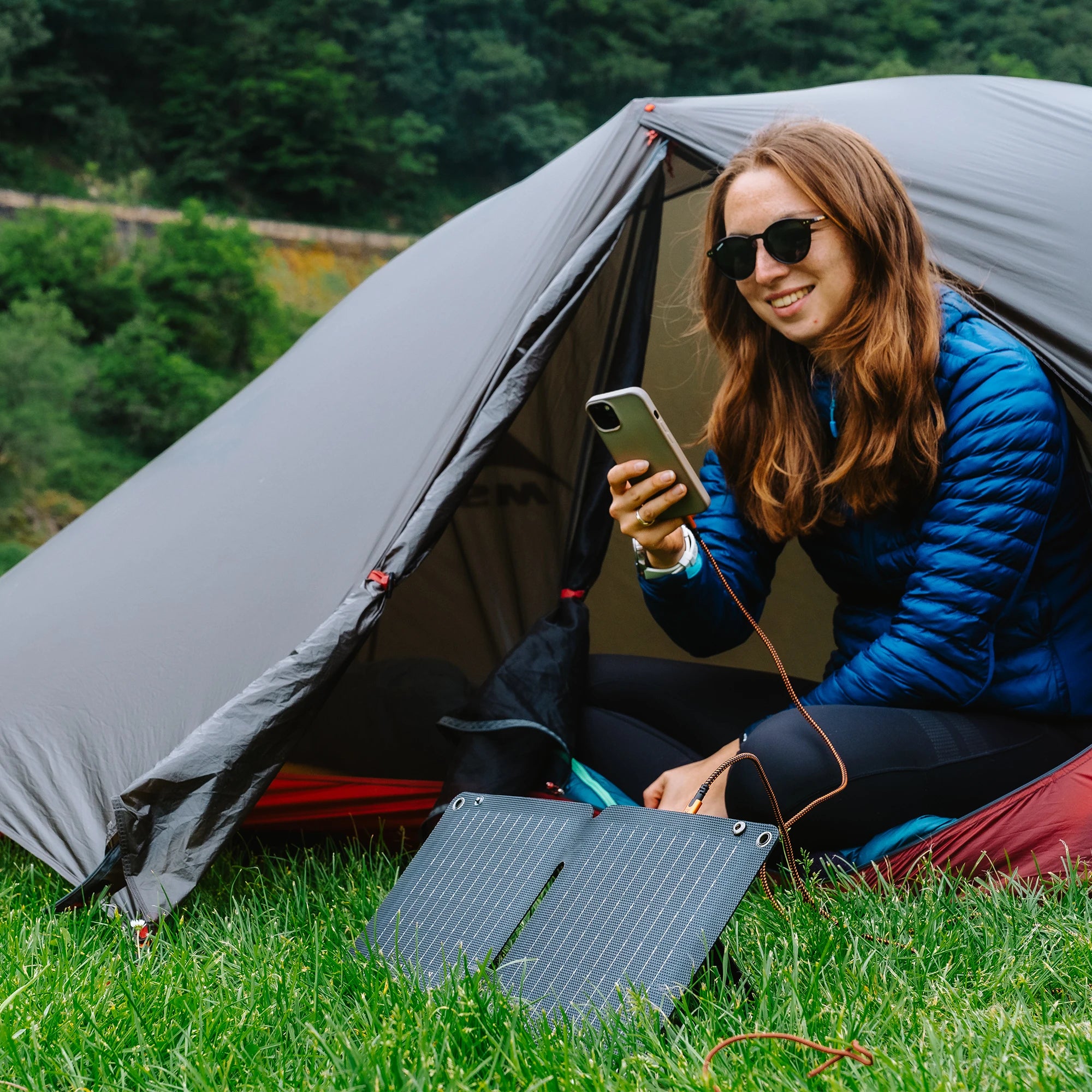 xtorm-solarbooster-14w-gen24-panneau-solaire-ultra-compact-pliable-avec-usb-a-et image 6