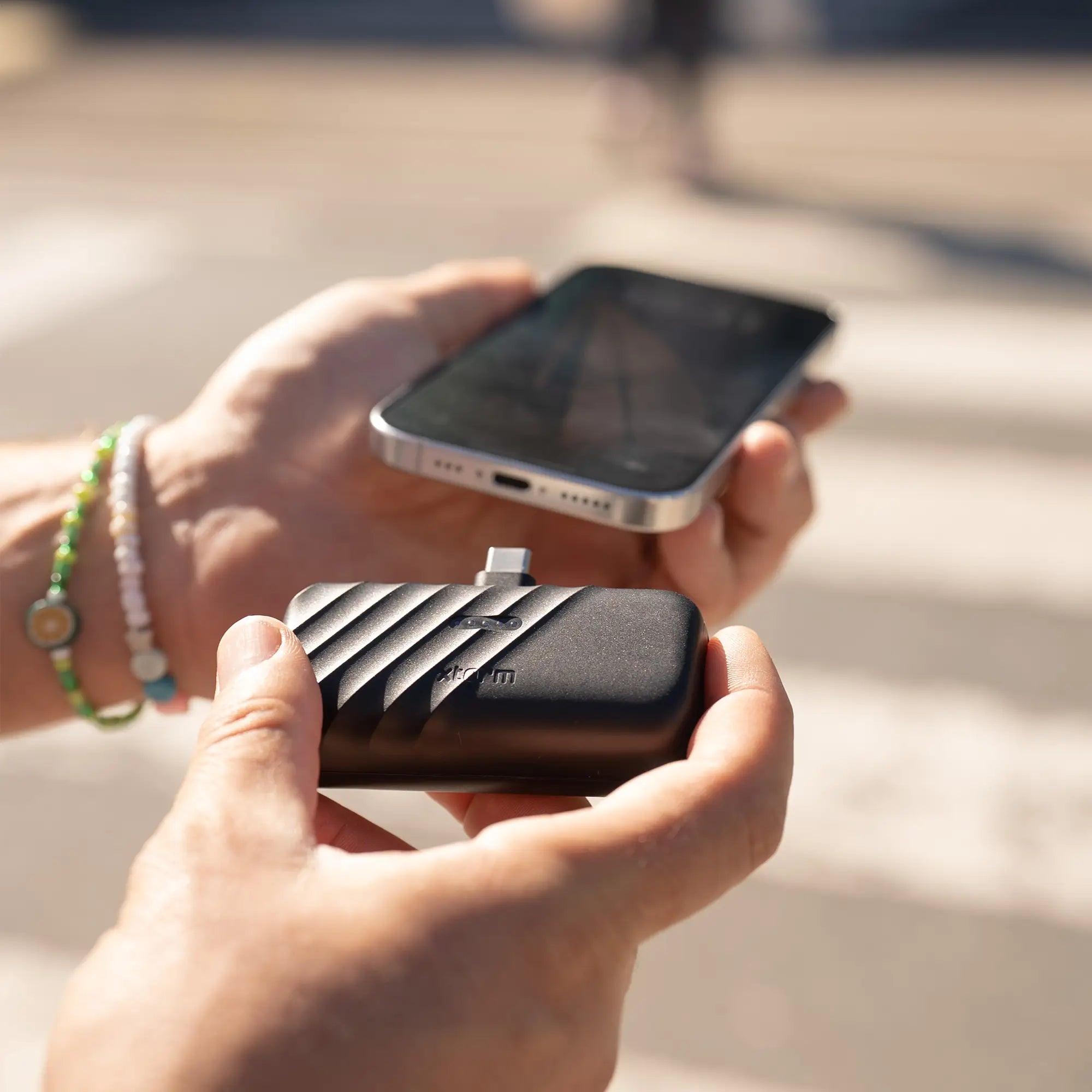 xtorm-go2-powershot-5000-mah-20-w-mini-power-bank-ultra-compacte-avec-connecteur image 4