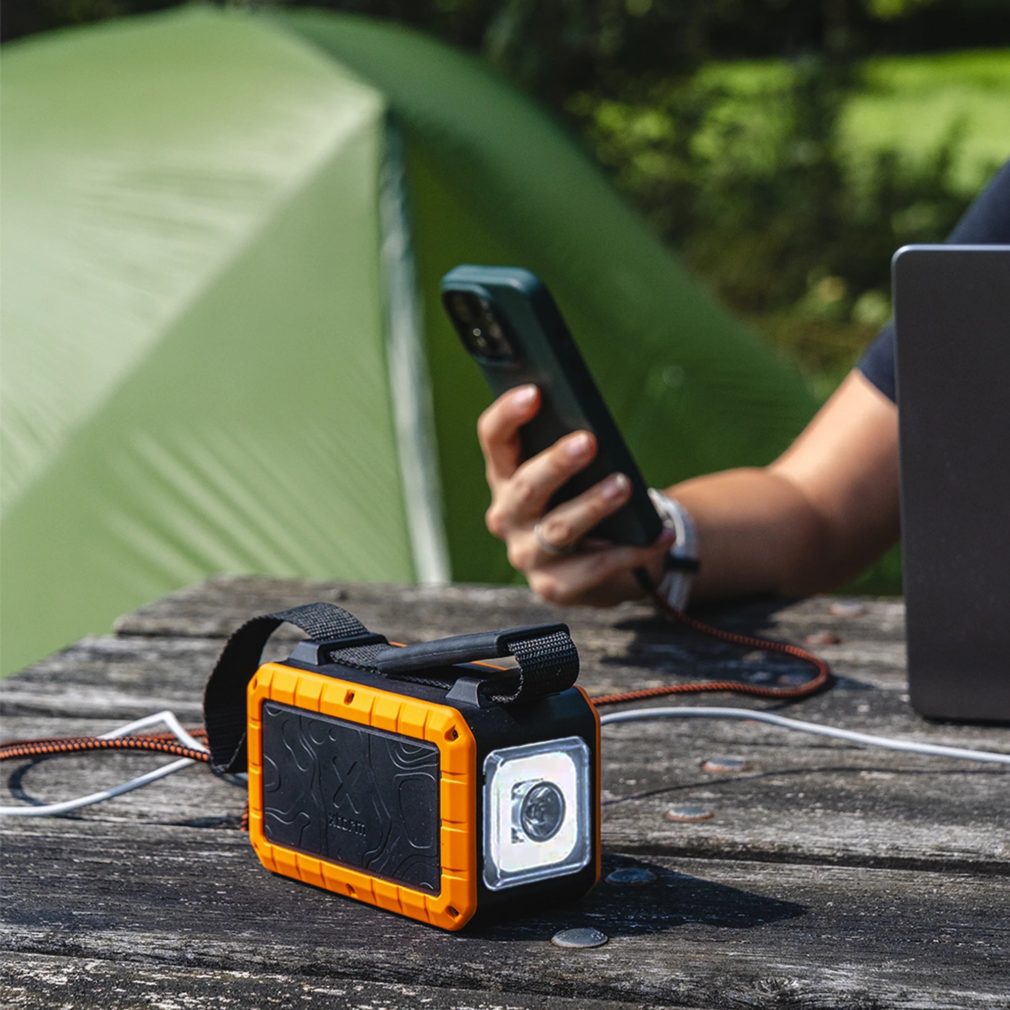 xtorm-rugged-flashlight-powerbank-40-000-mah-100w-batterie-externe-outdoor-ip64- image 4